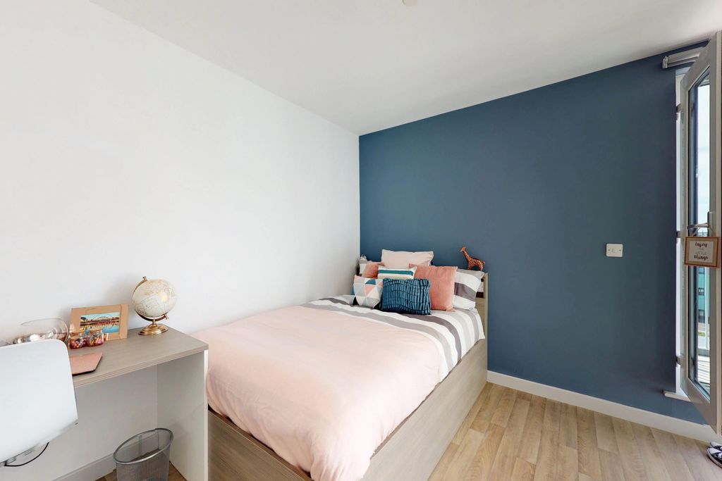 Property photo 2 of 20 1.10.3.6.5-Studio-714-The-Bridge-Nido-09042018_235825-Scaled-1.Jpg