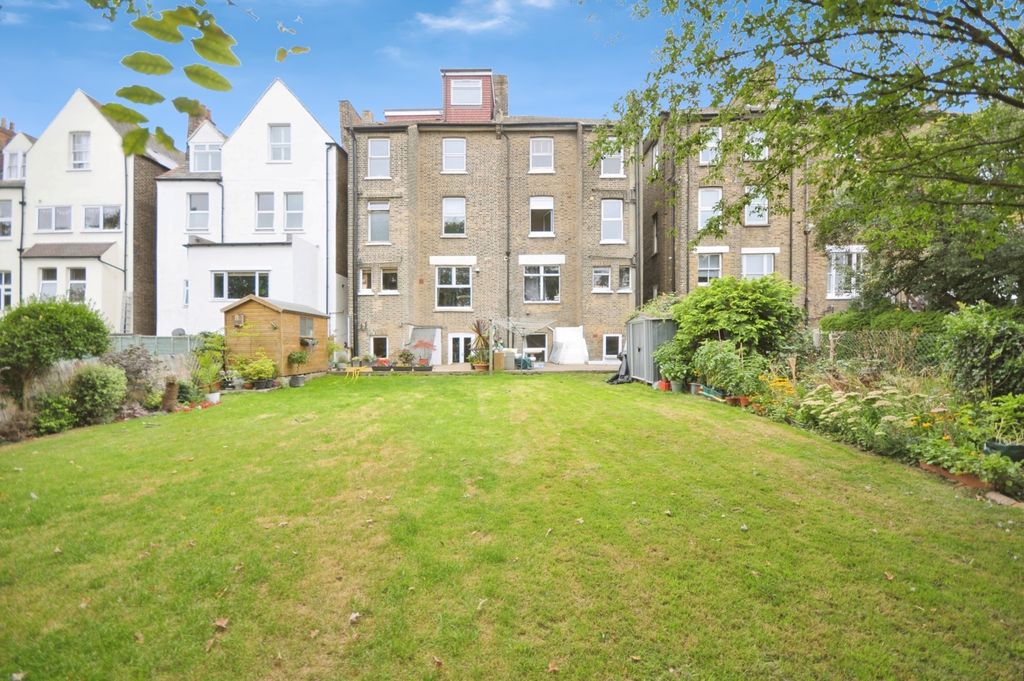 Property photo 3 of 17 Photo