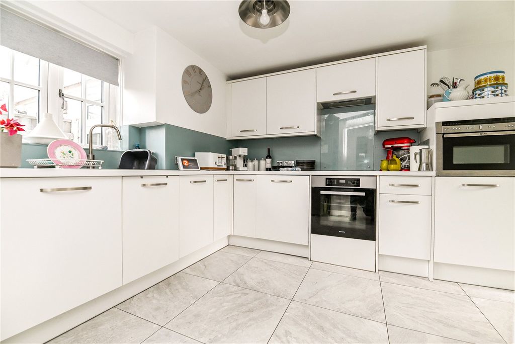 Property photo 3 of 19 Picture No. 04