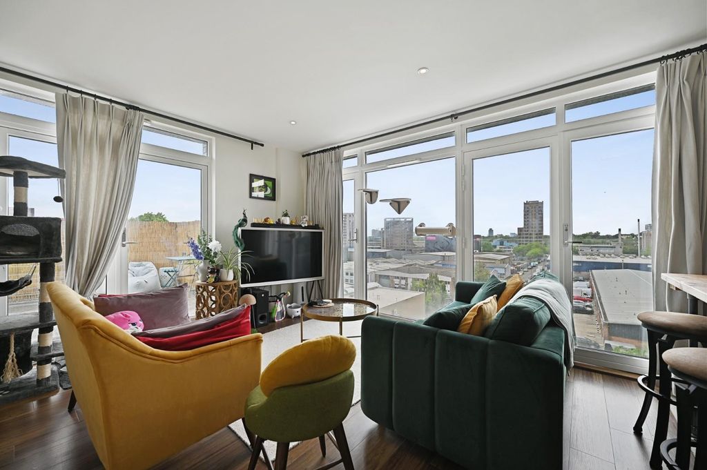 Property photo 1 of 12