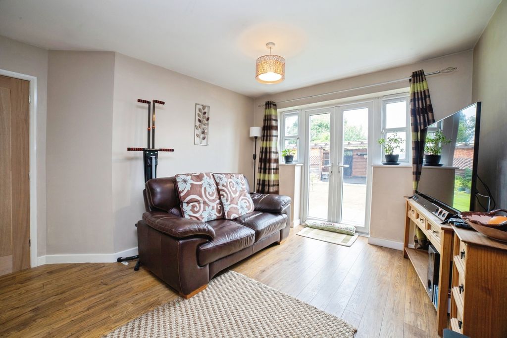 Property photo 2 of 17 Photo