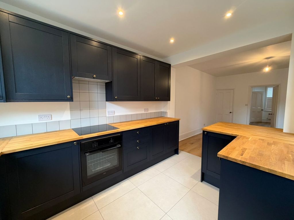 Property photo 1 of 12 Kitchen