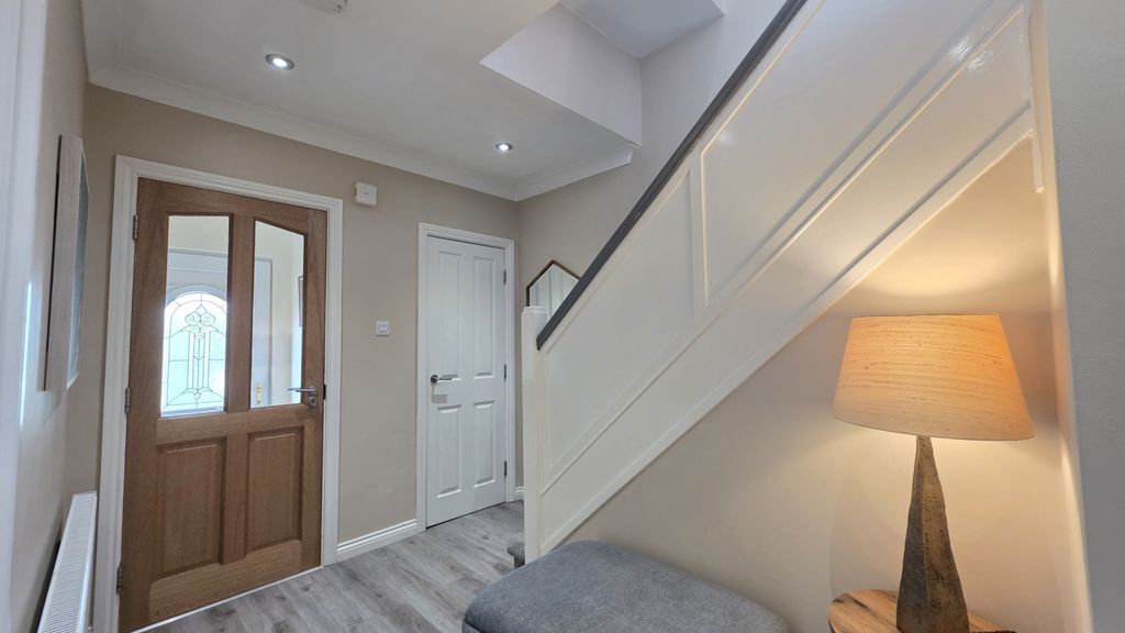 Property photo 3 of 21