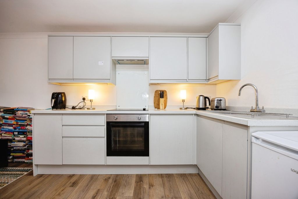 Property photo 2 of 27 Pbox-Img.Jpg