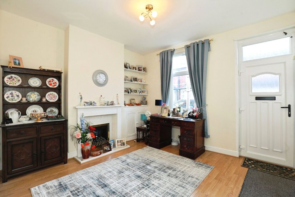 Property photo 2 of 14 Pbox-Img.Jpg