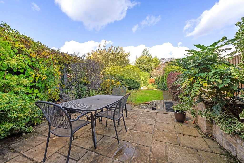 Property photo 3 of 11
