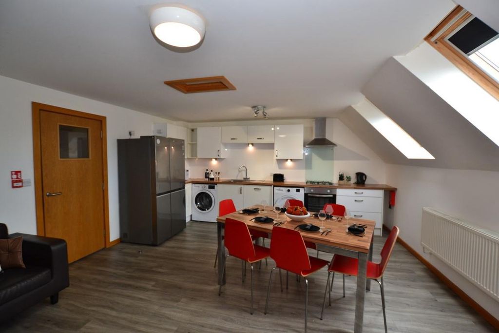 Property photo 1 of 12 7; Op (4)