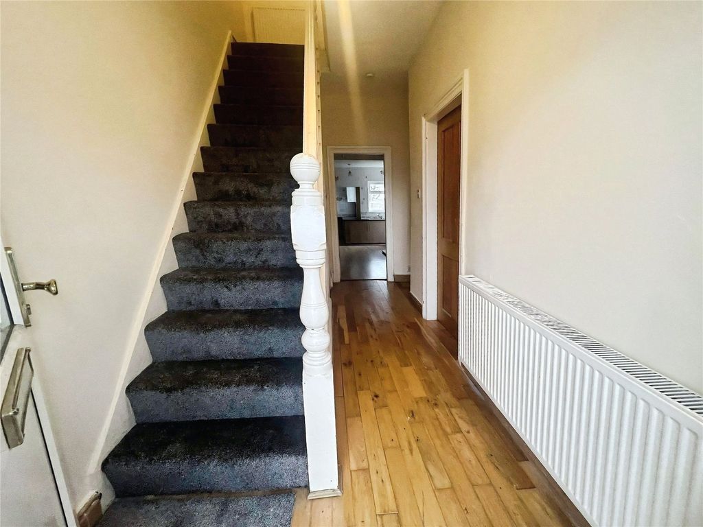 Property photo 2 of 15 Hallway