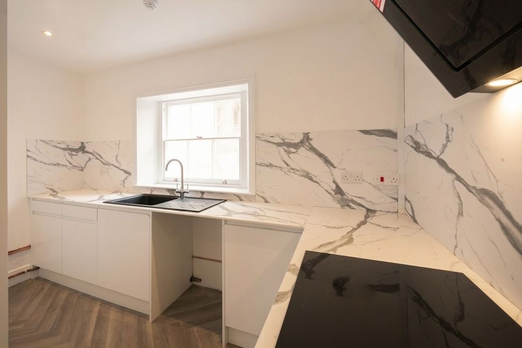 Property photo 2 of 17 Kitchen