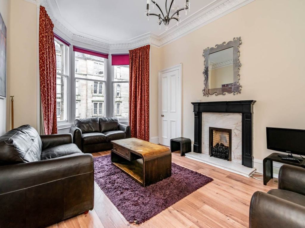 Property photo 2 of 10 Living Room