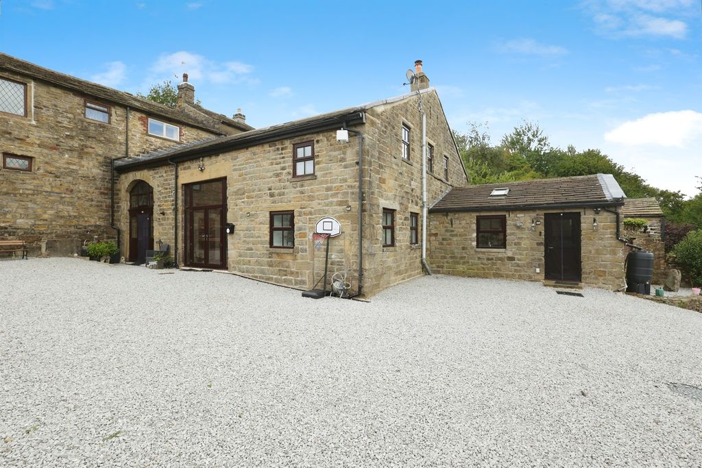 Property photo 1 of 30