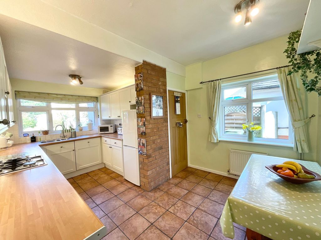 Property photo 3 of 32