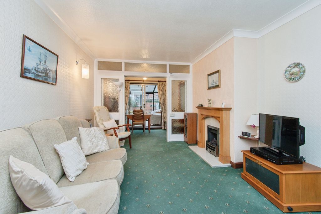 Property photo 2 of 14