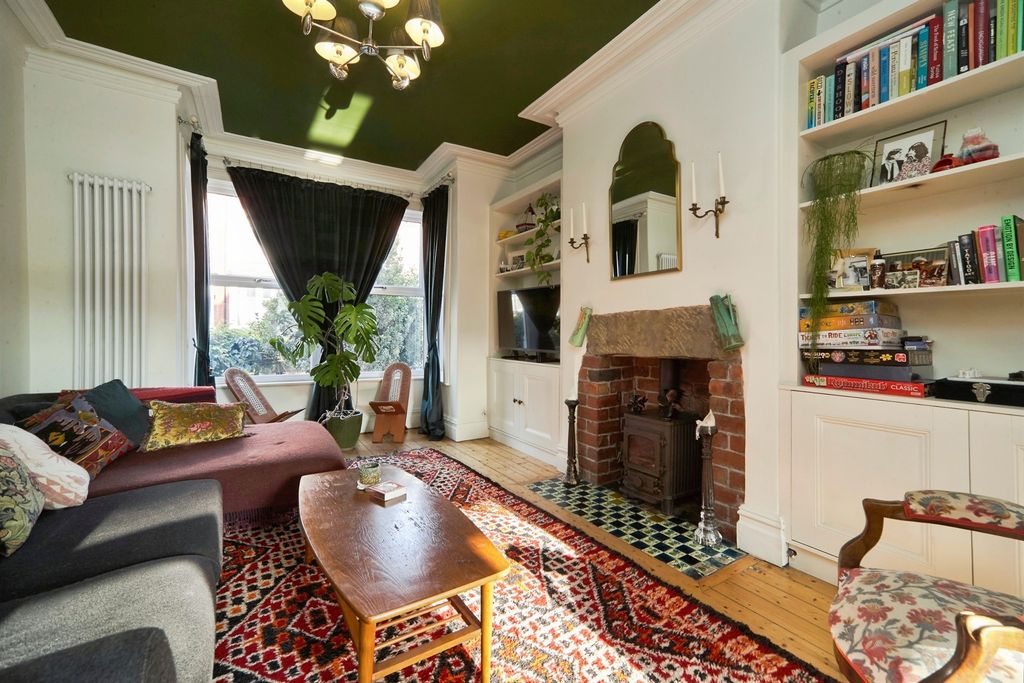 Property photo 1 of 20
