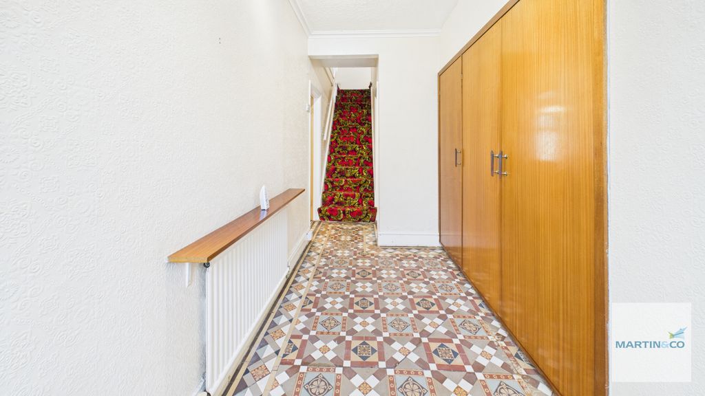 Property photo 3 of 21 Cam03663G0-Pr0203-Still001