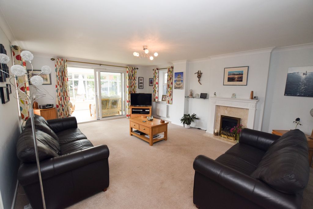 Property photo 2 of 23