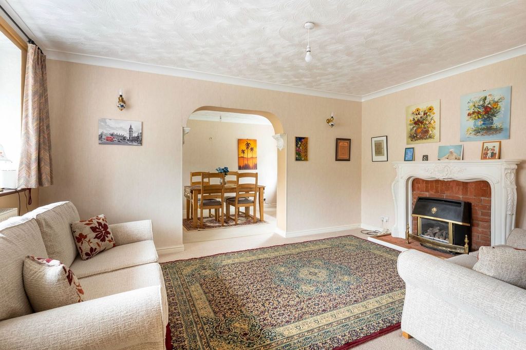 Property photo 3 of 17