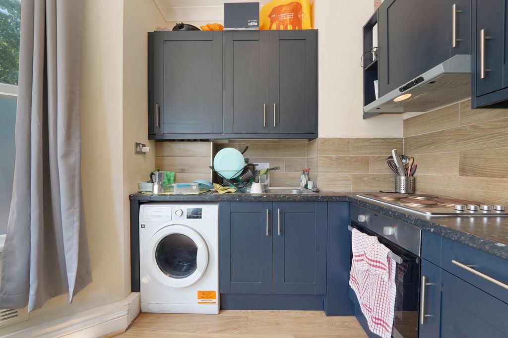 Property photo 3 of 7 Flat 1, 72-74 St. Quintin Avenue - Ea44Iglfuvd4Ndajujcg.Jpg
