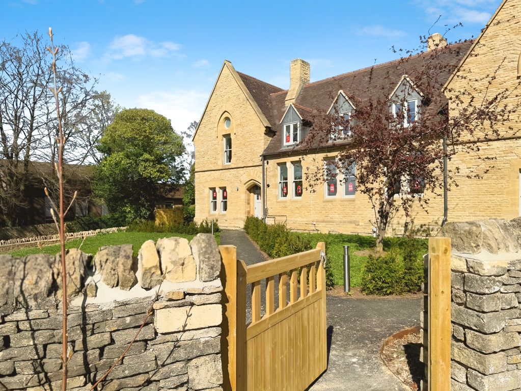 Property photo 1 of 8