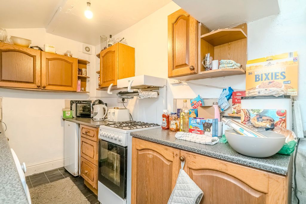 Property photo 3 of 20