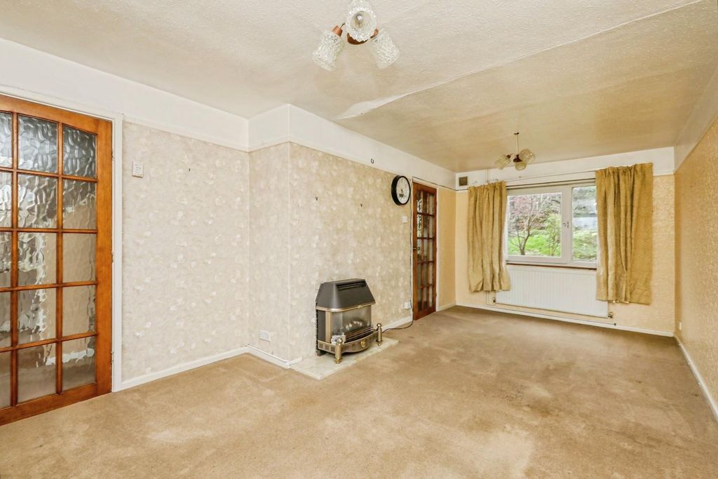 Property photo 3 of 15 Living Room