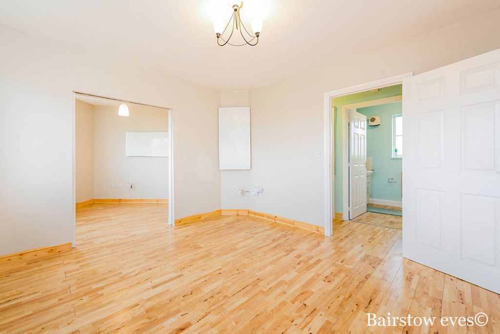 Property photo 2 of 8 Lounge