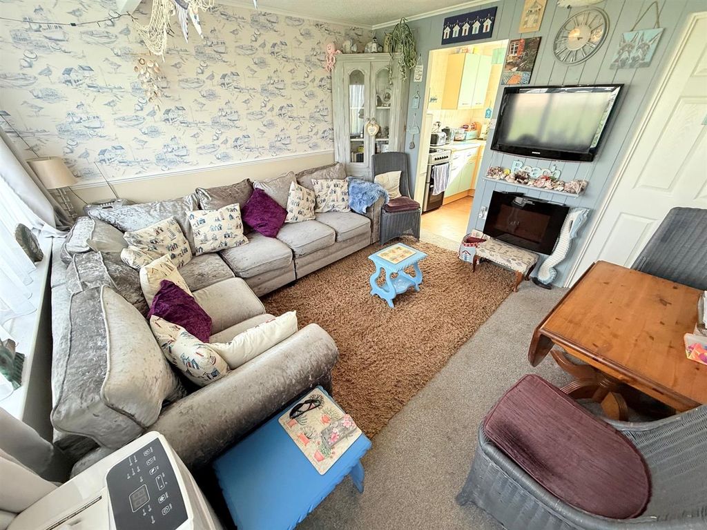 Property photo 2 of 9 Living Room