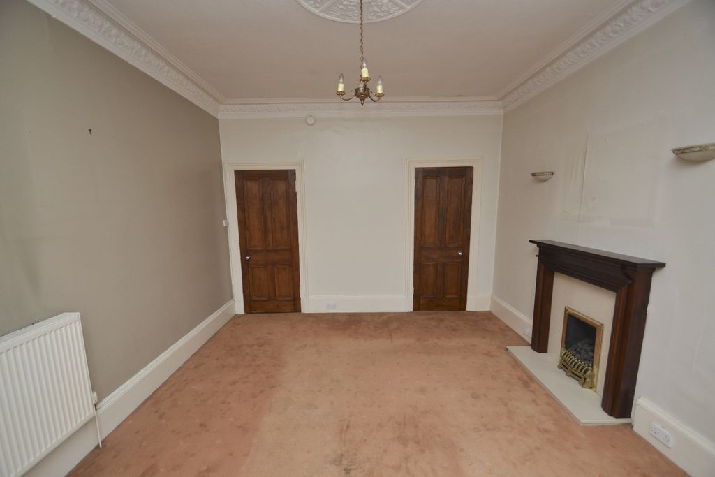Property photo 3 of 12 5152683
