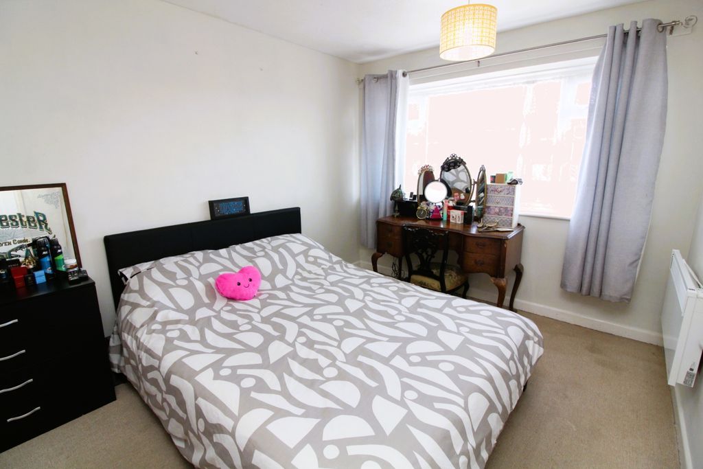 Property photo 3 of 29 Img_5948
