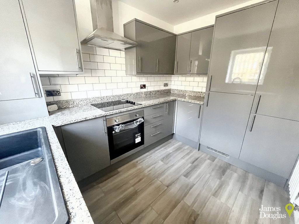 Property photo 2 of 20 Kitchen1