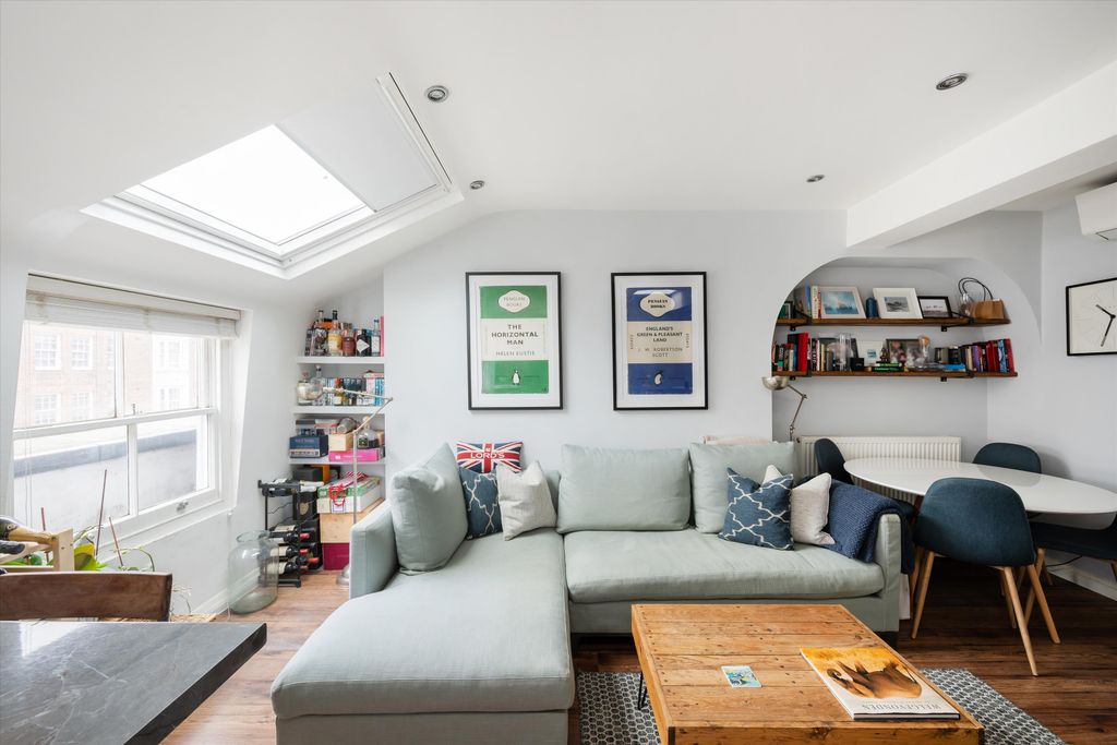 Property photo 3 of 18 Image