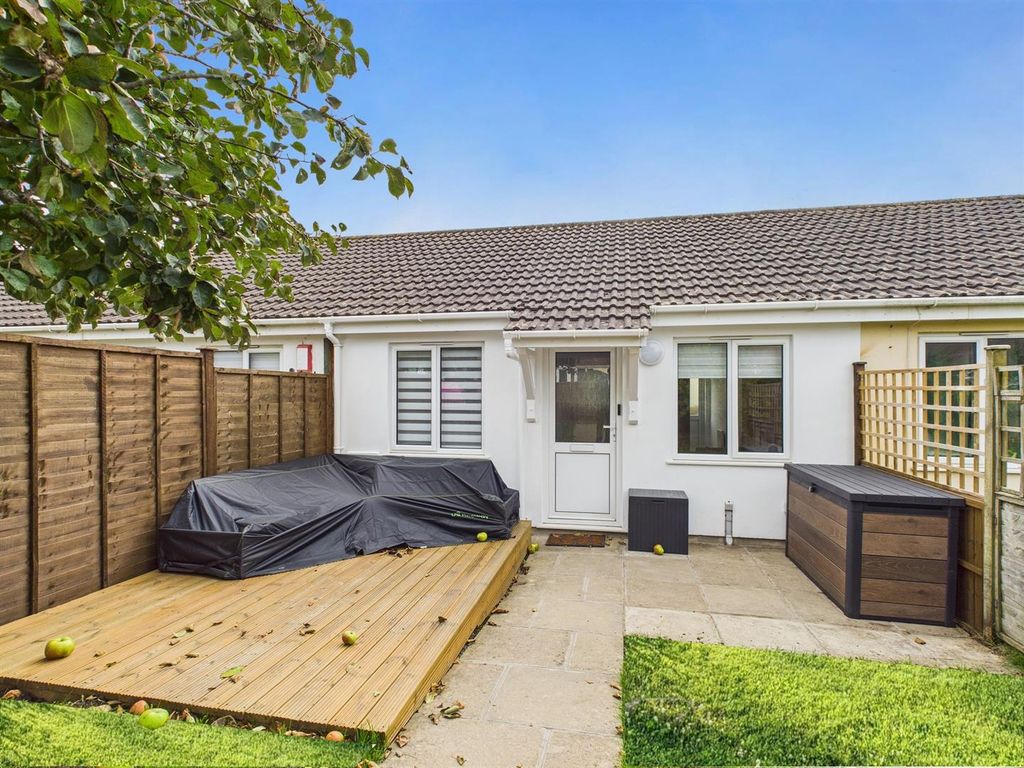 Property photo 1 of 12 Front