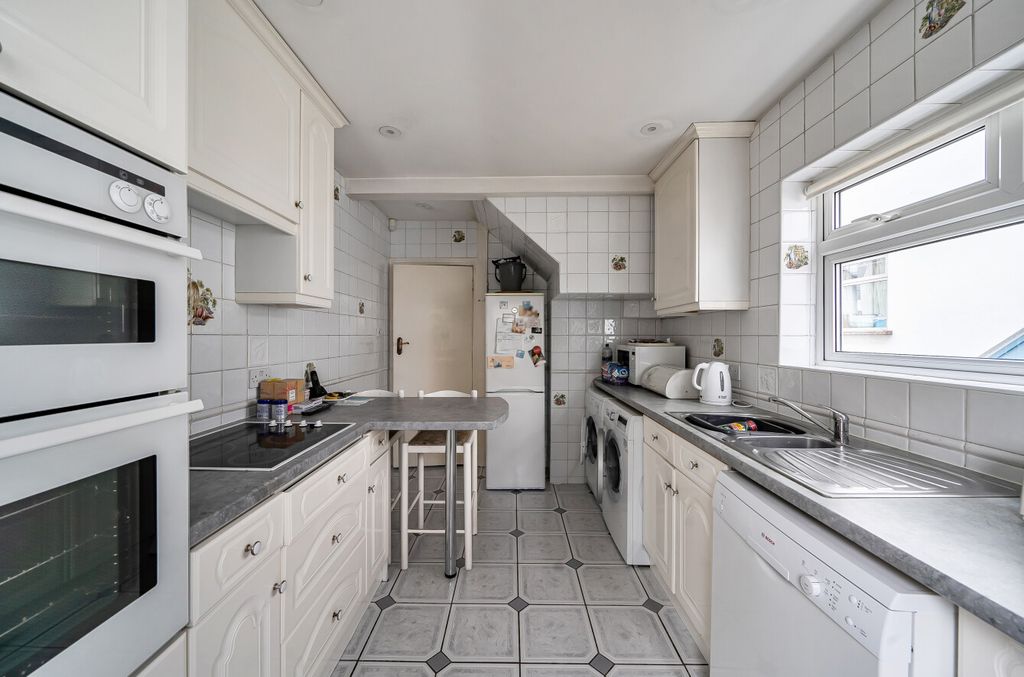 Property photo 2 of 18 1436886-1-69c6c4c...