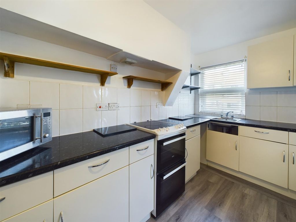 Property photo 3 of 18 Cam02534G0-Pr0087-Still004.Jpg