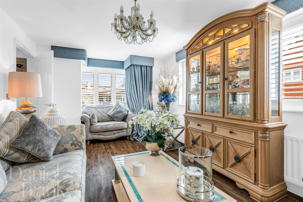 Property photo 2 of 29