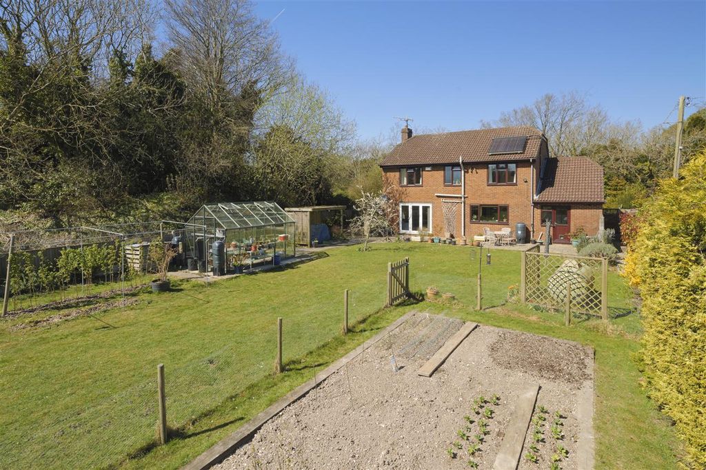 Property photo 3 of 33