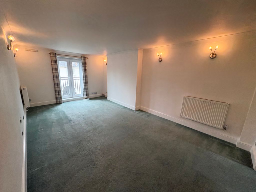 Property photo 3 of 10 Large Lounge/Diner