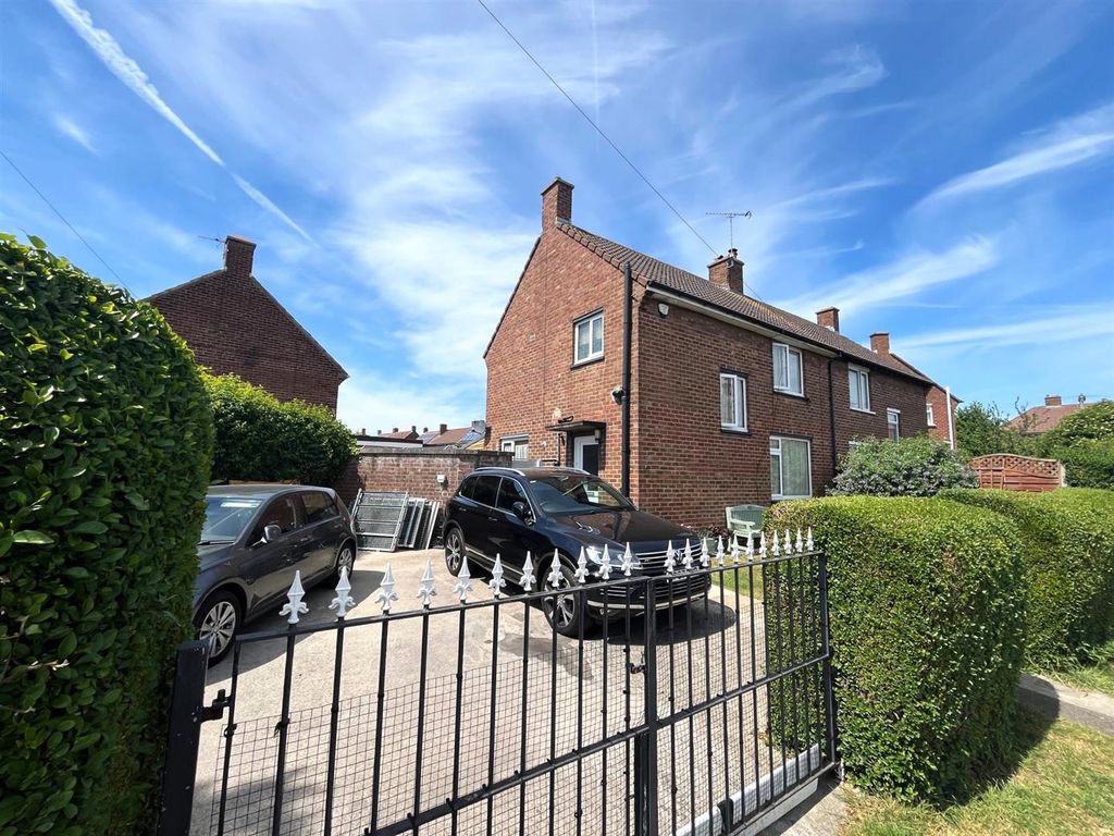 Property photo 2 of 13
