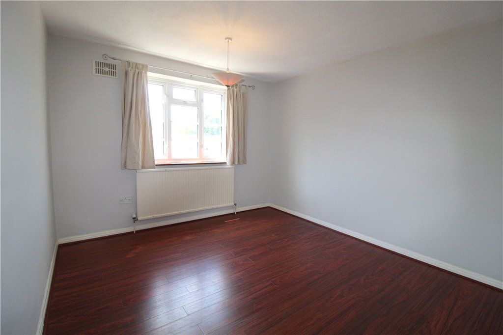 Property photo 3 of 8 Bedroom