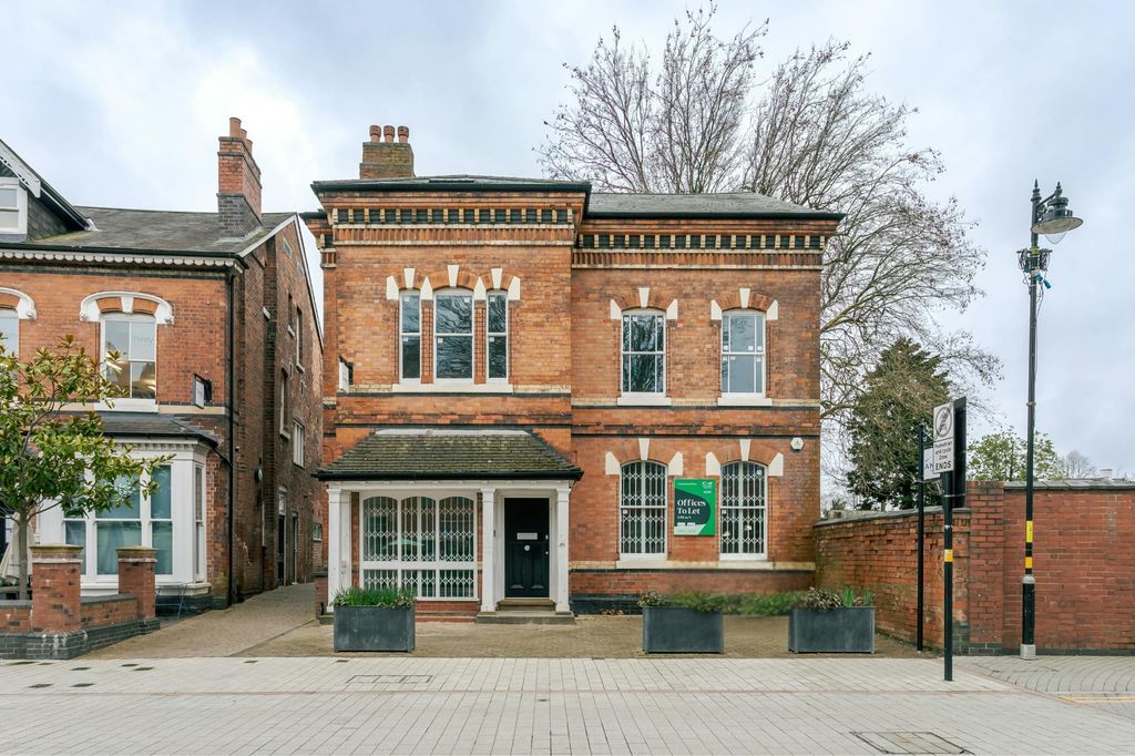 Property photo 1 of 18 9 Greenfield Crescent