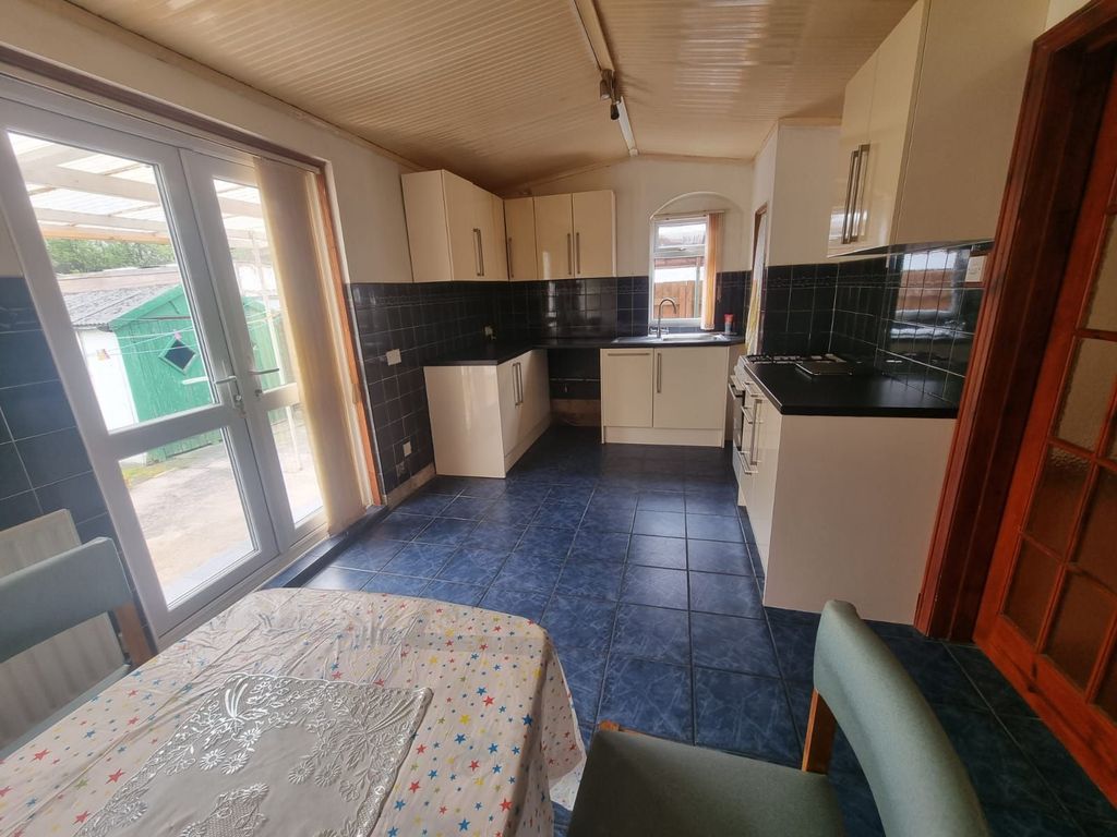 Property photo 3 of 9 Photograph 3