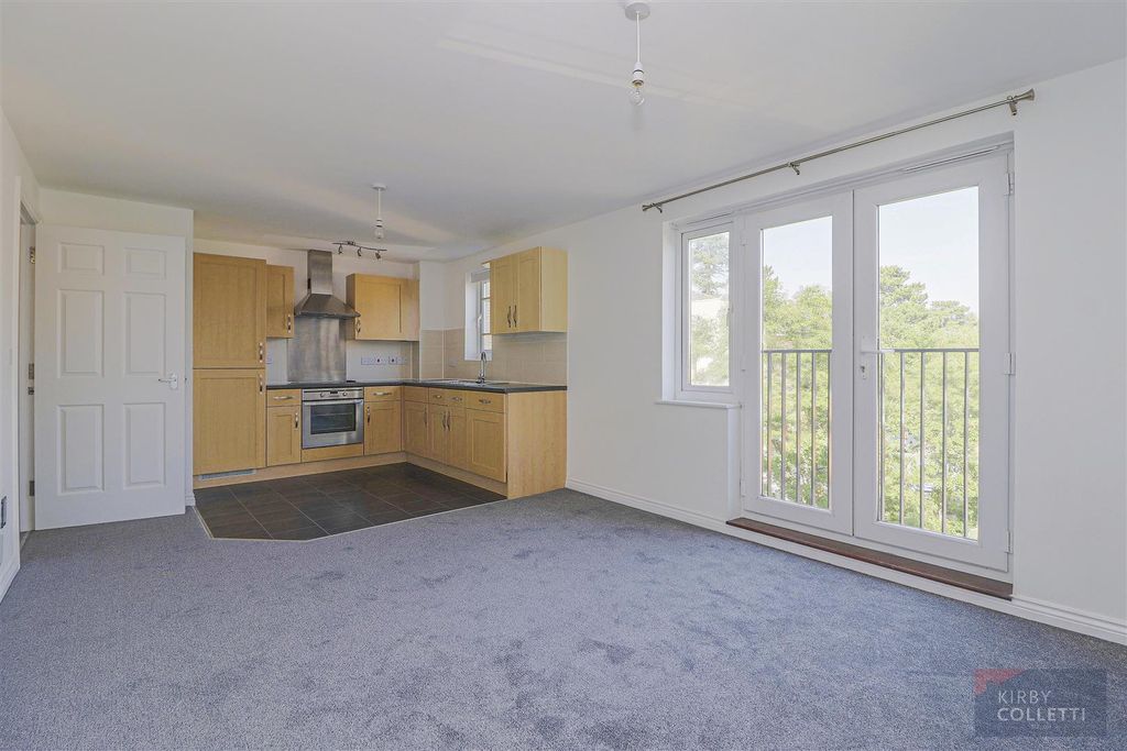 Property photo 2 of 8 Kitchen/Diner