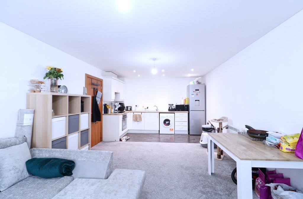 Property photo 2 of 12