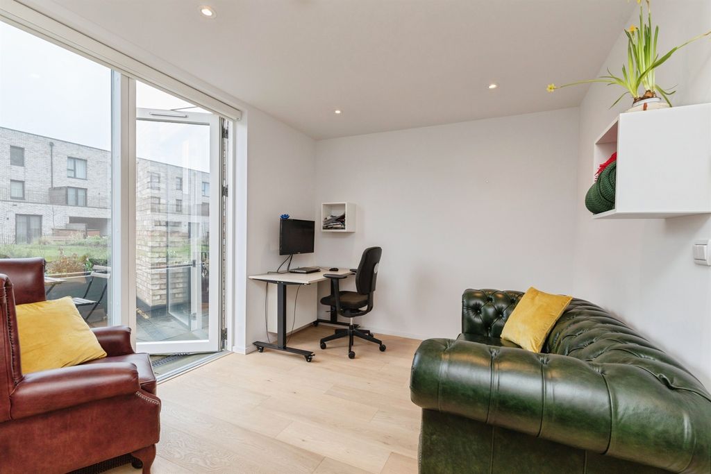 Property photo 3 of 20