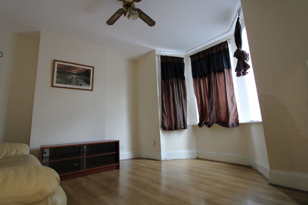 Property photo 2 of 24
