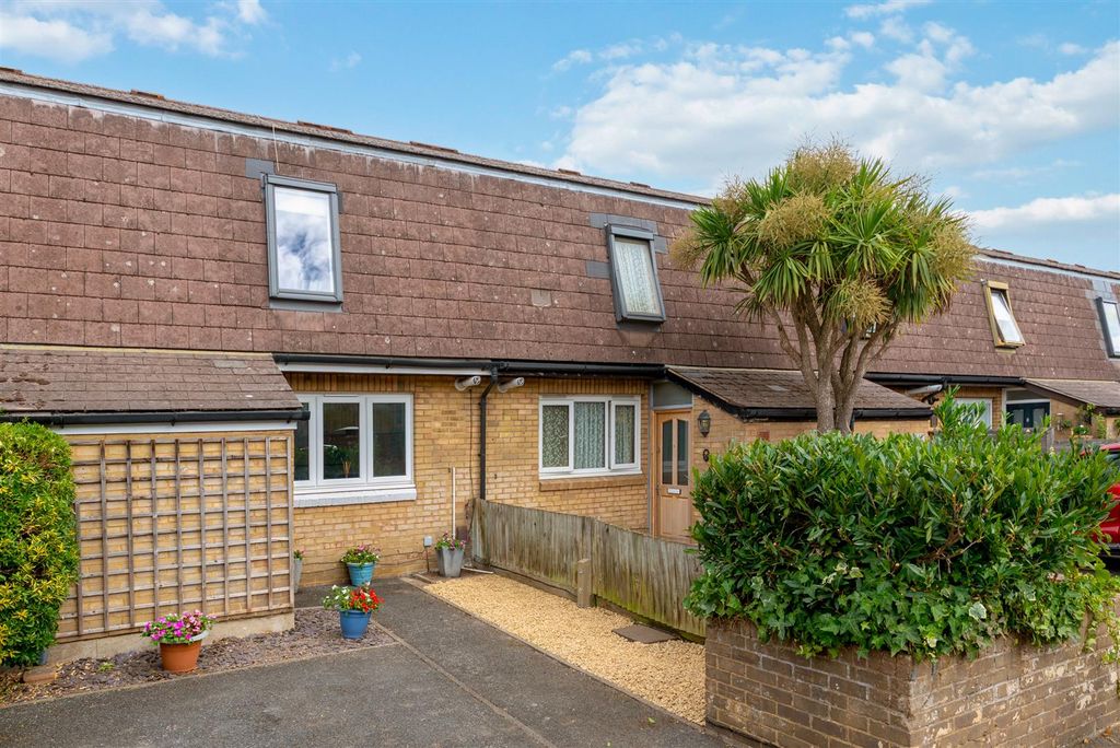 Property photo 1 of 11 External