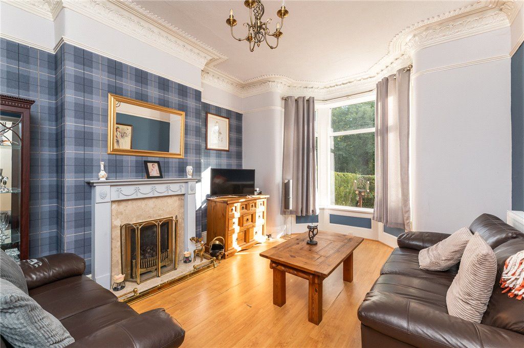 Property photo 2 of 19 Lounge