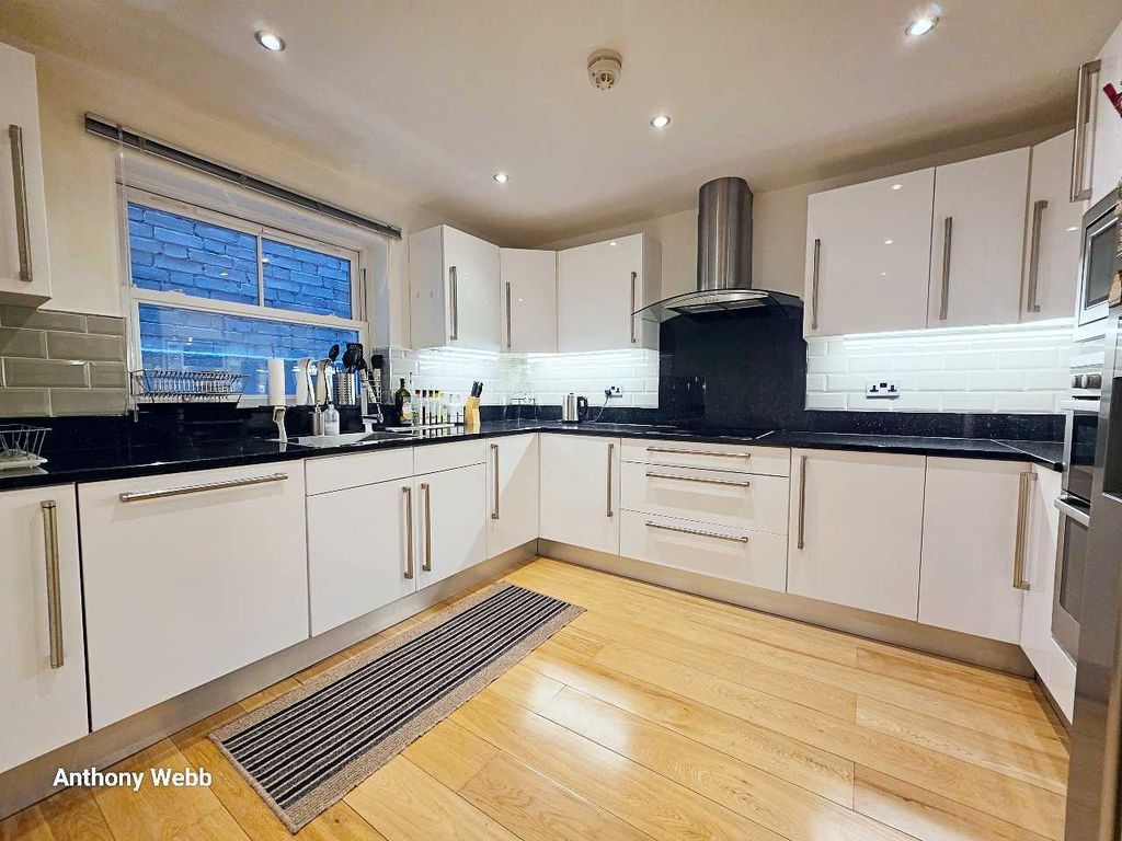Property photo 1 of 12 Kitchen