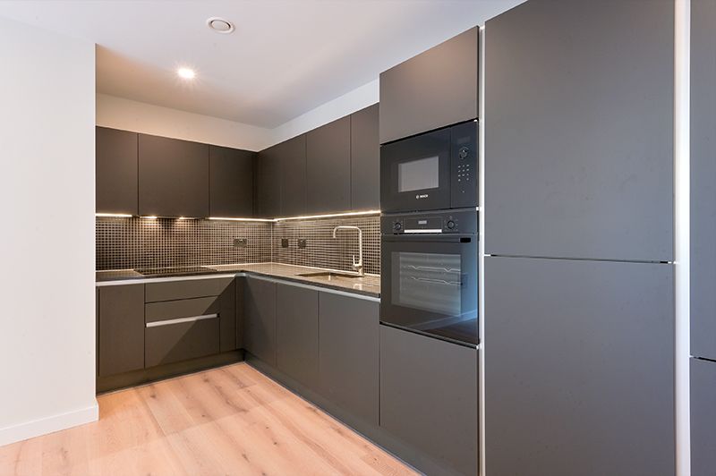 Property photo 2 of 17 Bedroom