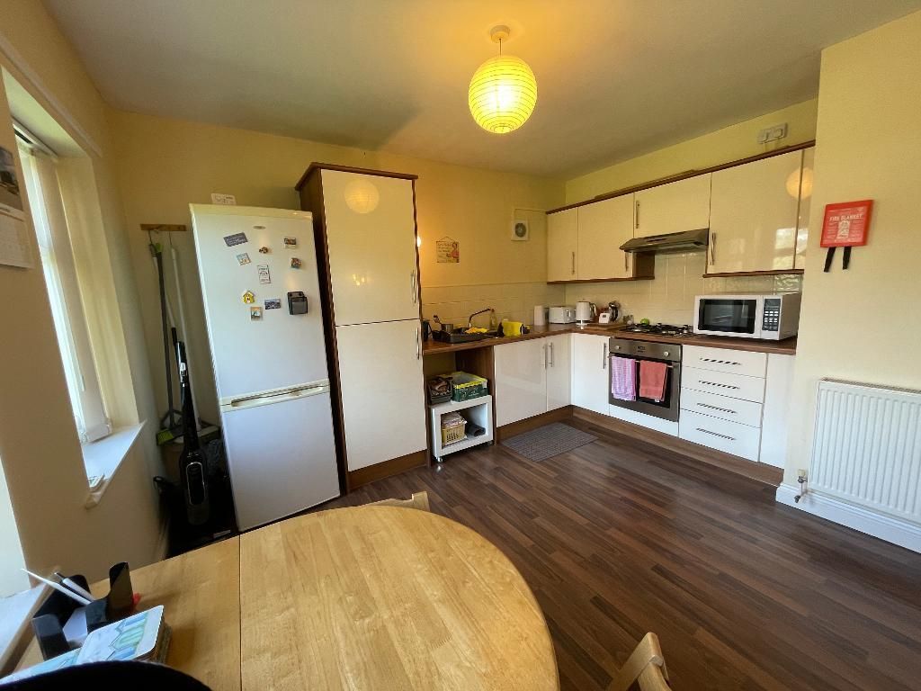 Property photo 2 of 11 Kitchen